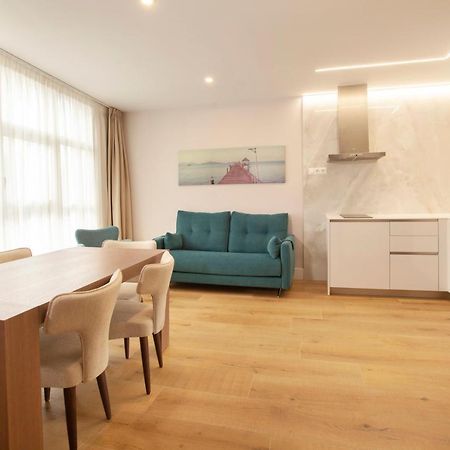 Apartamentos Reina Victoria Santander Esterno foto