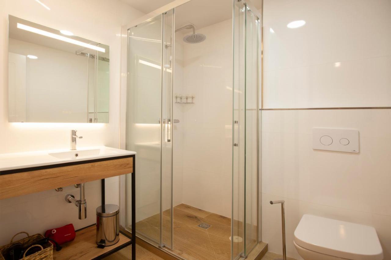 Apartamentos Reina Victoria Santander Esterno foto