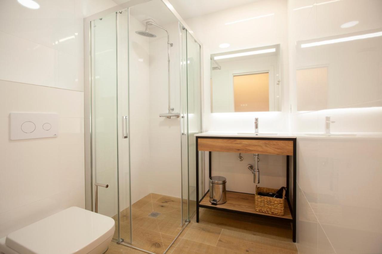 Apartamentos Reina Victoria Santander Esterno foto