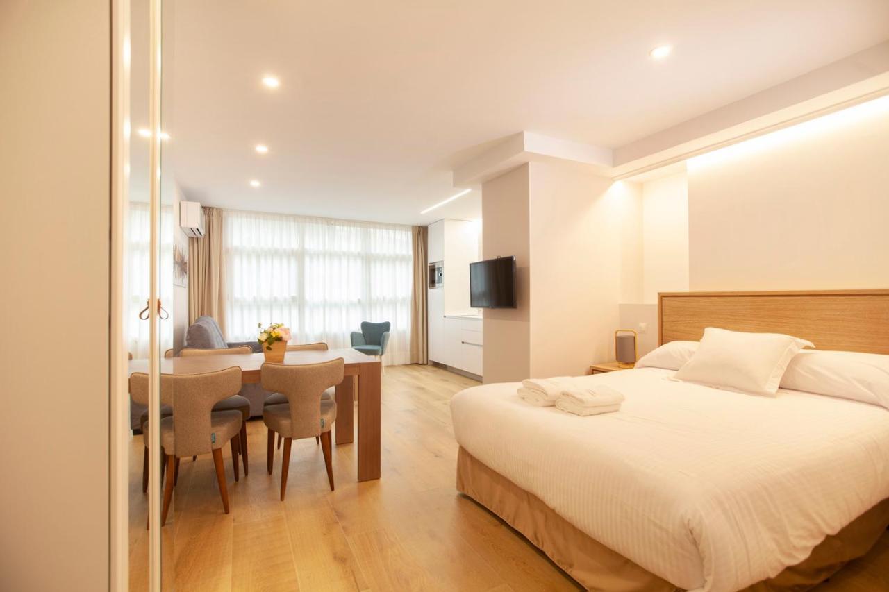 Apartamentos Reina Victoria Santander Esterno foto