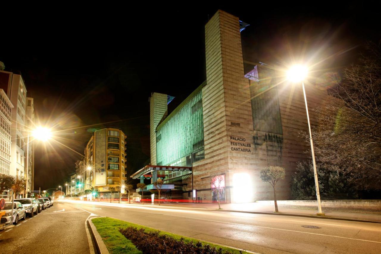 Apartamentos Reina Victoria Santander Esterno foto