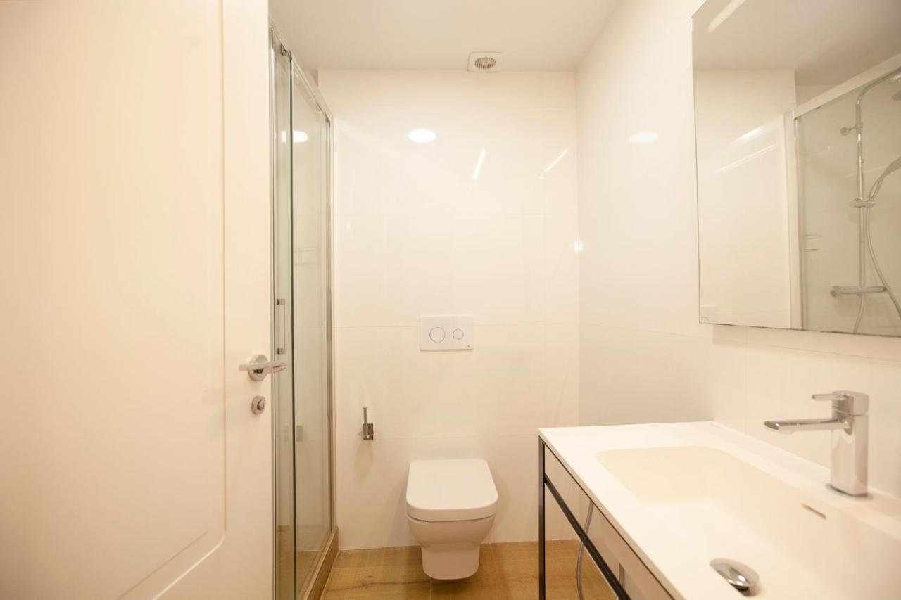 Apartamentos Reina Victoria Santander Esterno foto